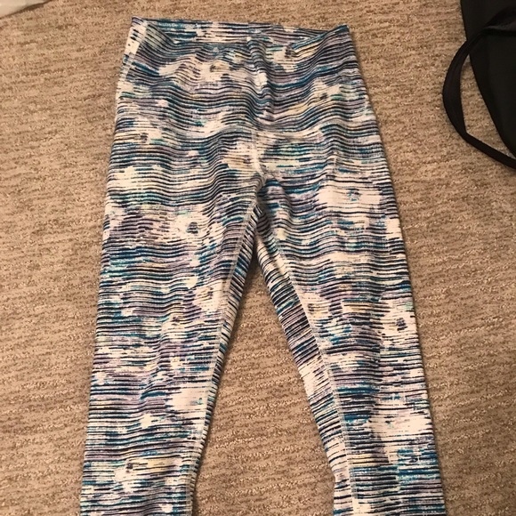 Lululemon High Rise Wunder Under Cropped Leggings - Picture 1 of 4